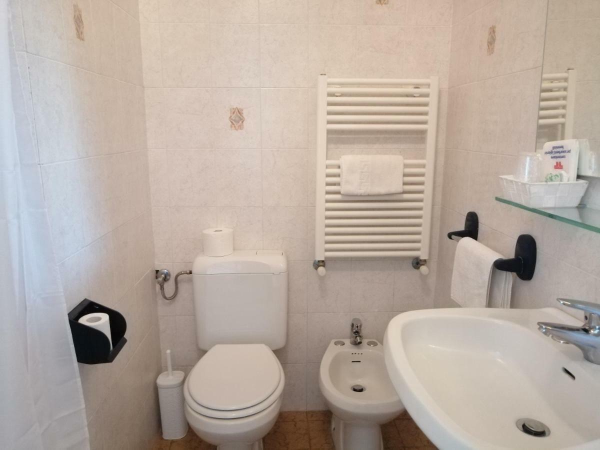 Albergo Ida Маса Екстериор снимка